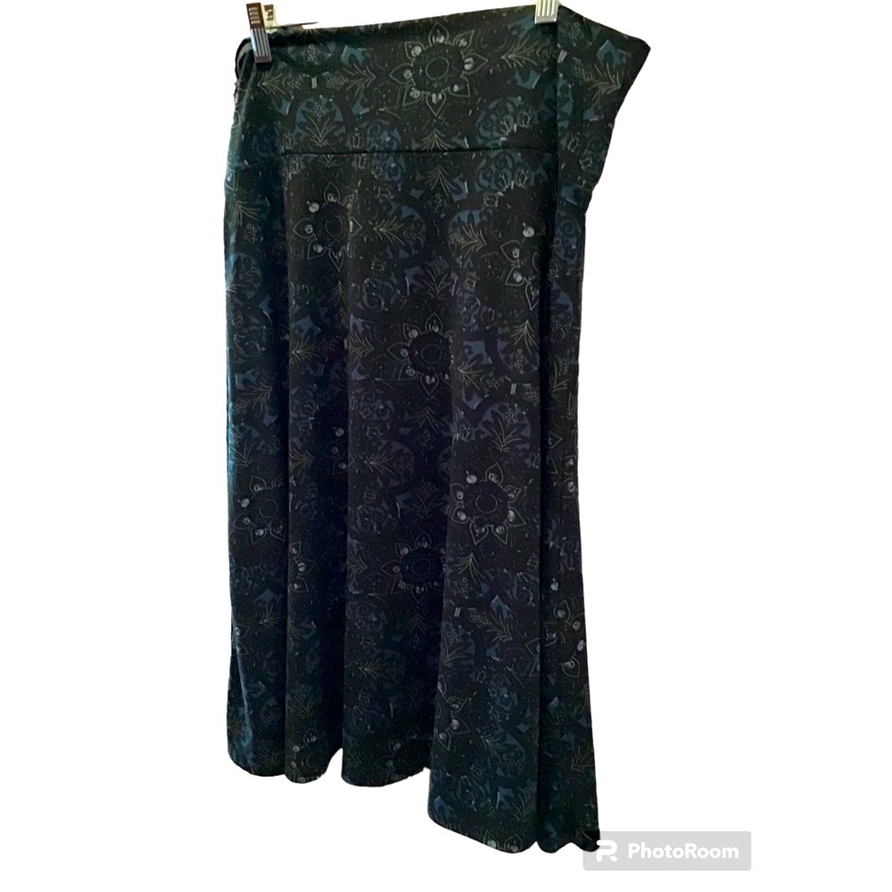 Lula Roe XL midi skirt floral print blue knit
